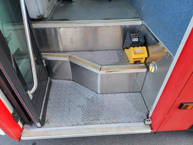 　３１人乗りバス　６速マニュアル　ターボ車　デイーゼル　ＮＯＸＰＭ適合　走行４５０００ｋｍ　板金塗装　車検１年　構造変更(40枚目)