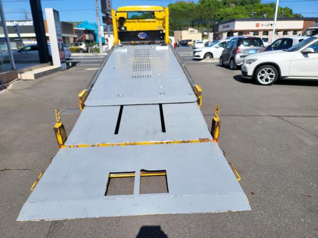 超ロング全低床　ハイジャッキ　ローダー　荷台スライド式　ウインチ　積載量２７００ｋｇ　ＥＴＣ　荷台長さ６７０ｃｍ　幅２０７ｃｍ　ＮＯＸＰＭ適合　ＵＮＩＣ製　ＵＣ－３６(3枚目)
