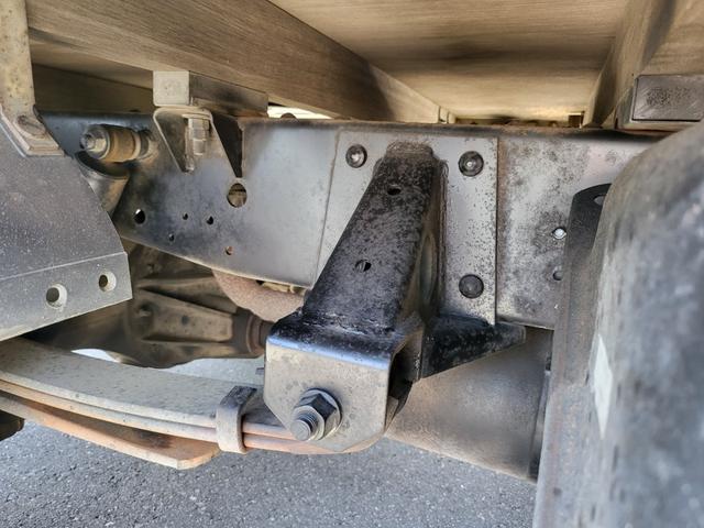 エルフトラック 　キャブオーバー　デイーゼル車　オートマ　ＥＴＣ　車両総重量３５８５ｋｇ　積載量１６００ｋｇ　ＮＯＸＰＭ適合（15枚目）
