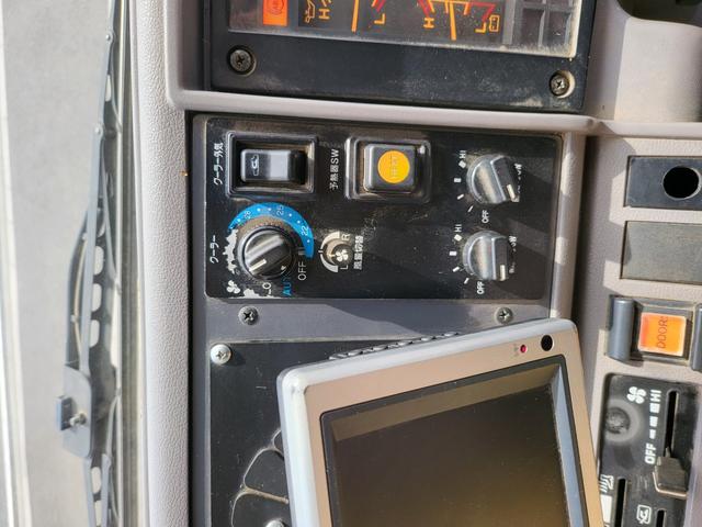 　アンダーフロアバス　２５人乗り　６速マニュアル　エアサス　バックモニター　記録簿　新車保証書　自動ドア　点検整備　車検１年(32枚目)