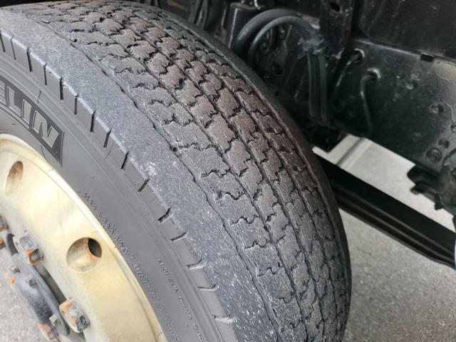 スーパーグレート 　バイク積載車　積載９０００ｋｇ　７速マニュアル　ターボ　油圧ゲート　２段式　排ガス適合　車検１年（16枚目）