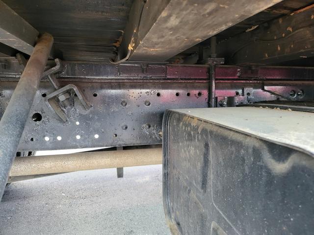 キャンター 超ロングターボ　クレーン　セルフ　ハイジャッキ　６速ＭＴ　ターボ　積載量２９５０ｋｇ　荷台４２９ｃｍ　幅２１０ｃｍ（13枚目）