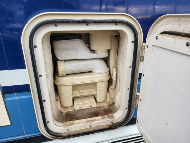 コースター 　キャンピングバス　ターボ　７人乗り　トイレ　冷蔵庫　シャワー　オートマ　Ｂカメラ　車検２年　点検整備（28枚目）