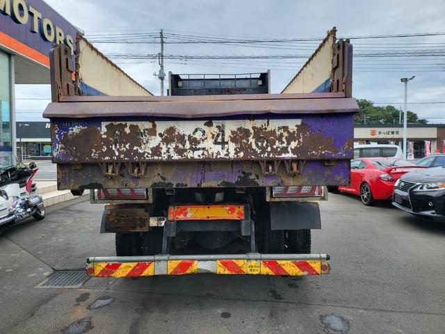 クオン 　大型ダンプ　積載量８８００ｋｇ　７速マニュアル　ターボ　車検１年（14枚目）