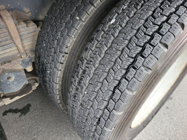 クオン 　大型ダンプ　積載量８８００ｋｇ　７速マニュアル　ターボ　車検１年（21枚目）