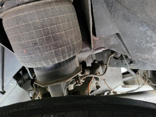 エアロミディ 　２９人乗り　観光バス　サロン仕様　６速ＭＴ　フィンガーシフト　ターボ　法定整備　車検１年　エアサス　自動ドア（16枚目）