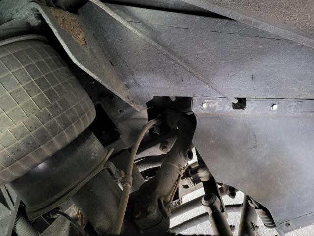 エアロミディ 　２９人乗り　観光バス　サロン仕様　６速ＭＴ　フィンガーシフト　ターボ　法定整備　車検１年　エアサス　自動ドア（19枚目）