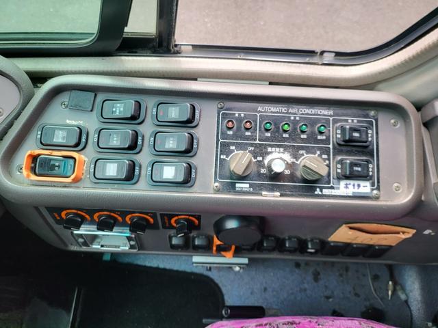 エアロミディ 　２９人乗り　観光バス　サロン仕様　６速ＭＴ　フィンガーシフト　ターボ　法定整備　車検１年　エアサス　自動ドア（26枚目）