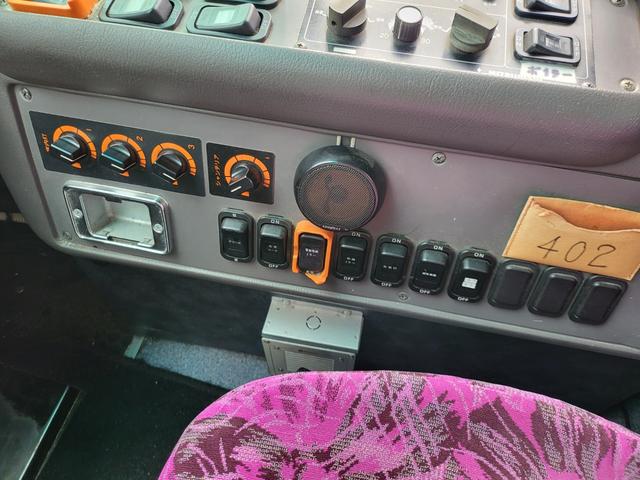 エアロミディ 　２９人乗り　観光バス　サロン仕様　６速ＭＴ　フィンガーシフト　ターボ　法定整備　車検１年　エアサス　自動ドア（27枚目）