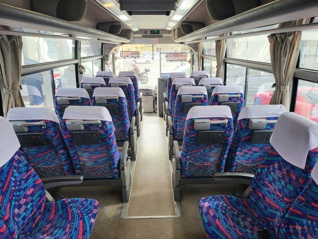 エアロミディ 　２９人乗り　観光仕様　サロン仕様　フィンガーシフト　ターボ　法定整備　車検１年　エアサス　自動ドア（4枚目）