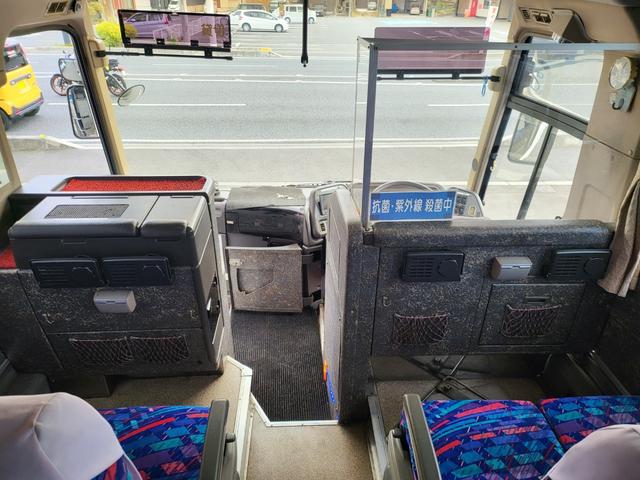 エアロミディ 　２９人乗り　観光仕様　サロン仕様　フィンガーシフト　ターボ　法定整備　車検１年　エアサス　自動ドア（5枚目）