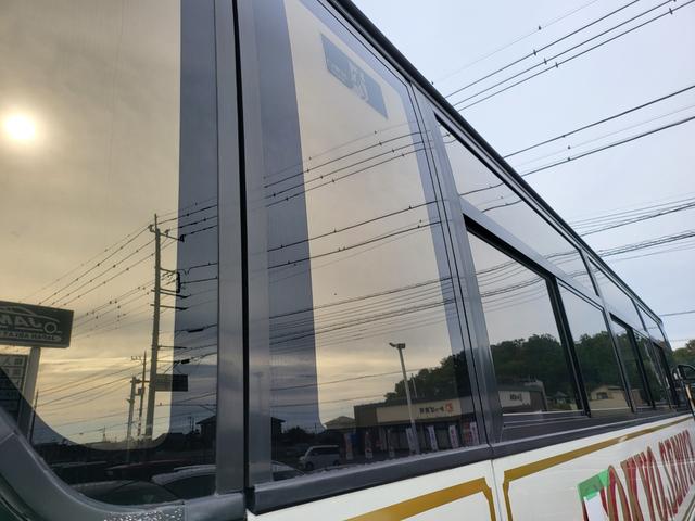 エアロミディ 　２９人乗り　観光仕様　サロン仕様　フィンガーシフト　ターボ　法定整備　車検１年　エアサス　自動ドア（15枚目）