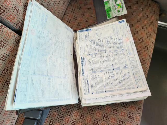 エアロミディ 　２９人乗り　観光バス　自動ドア　６速ＭＴ　エアサス　７ｍ　法定整備　車検１年（27枚目）