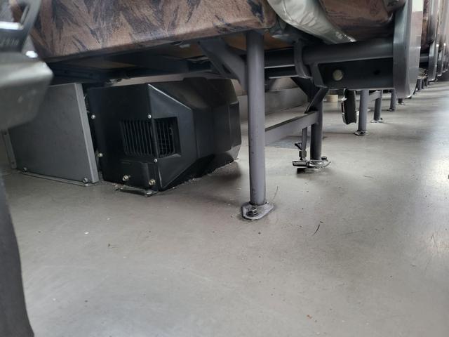 エアロミディ 53人乗り 自動ドア 5速MT ステップヒーター 車検1年 Bカメラ ETC 寸法899cm 幅230cm 高さ298cm(28枚目)