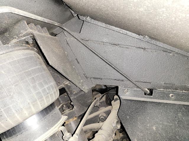 エアロミディ 29人乗り観光バス サロン仕様 6速MT ターボ 自動ドア エアサス ミッション交換 ブレーキシステム交換 エアサス 法定整備(17枚目)