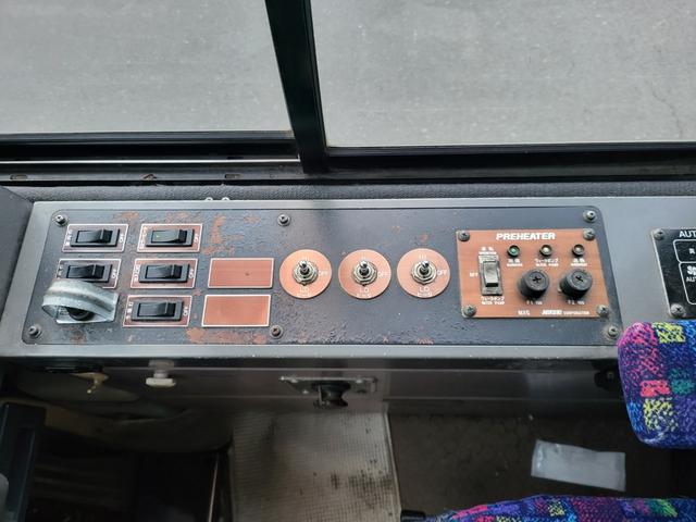 エアロミディ 46人乗り 排ガス適合 5速MT 自動ドア ステップヒーター 法定整備 車検1年(31枚目)