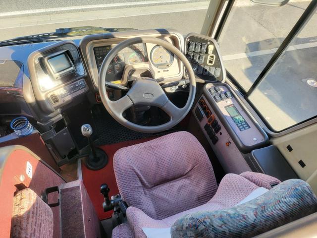 エアロエース 大型バス 62人乗り 6速MT サブエンジン 自動ドア Bカメラ 走行9万キロ 法定点検整備(5枚目)