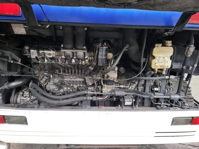 エアロミディ 　２６人乗り　観光仕様　６速ＭＴ　自動ドア　ＥＴＣ　Ｂカメラ　エアサス　点検整備　車検１年　貫通トランク　ステップヒーター（22枚目）