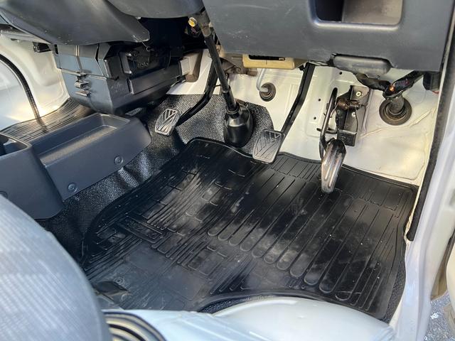 FC農繁仕様 新品タイヤ4本 ショートホイール 4WD 5MT 4H4L デフロック エアコン パワステ 鳥居 荷台作業灯 アッパーメンバガード リアゲートチェーン AM/FMラジオ スペアキー メッキドアミラー(25枚目)