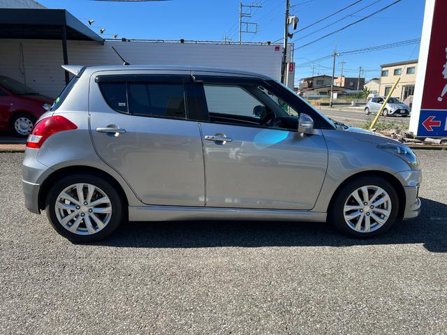 スイフト RS ナビ バックカメラ ETC ドラレコ HID フォグ プッシュスタート キーレス2個 禁煙車 ワンオーナー 記録簿有 オプショングリル パドルシフト オートライト ブルートゥース ドアバイザー付(3枚目)