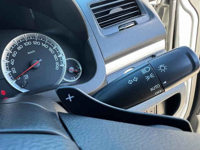 スイフト RS ナビ バックカメラ ETC ドラレコ HID フォグ プッシュスタート キーレス2個 禁煙車 ワンオーナー 記録簿有 オプショングリル パドルシフト オートライト ブルートゥース ドアバイザー付(23枚目)