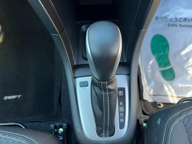 スイフト RS ナビ バックカメラ ETC ドラレコ HID フォグ プッシュスタート キーレス2個 禁煙車 ワンオーナー 記録簿有 オプショングリル パドルシフト オートライト ブルートゥース ドアバイザー付(28枚目)