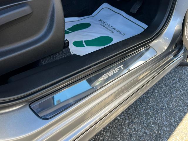 スイフト RS ナビ バックカメラ ETC ドラレコ HID フォグ プッシュスタート キーレス2個 禁煙車 ワンオーナー 記録簿有 オプショングリル パドルシフト オートライト ブルートゥース ドアバイザー付(36枚目)