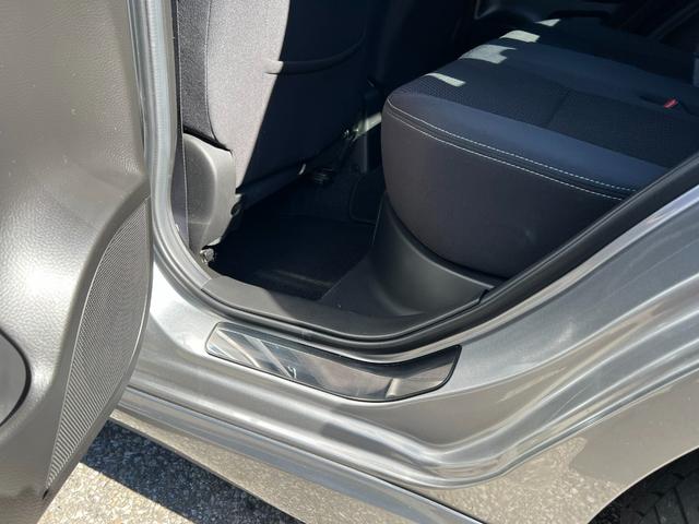 スイフト RS ナビ バックカメラ ETC ドラレコ HID フォグ プッシュスタート キーレス2個 禁煙車 ワンオーナー 記録簿有 オプショングリル パドルシフト オートライト ブルートゥース ドアバイザー付(38枚目)