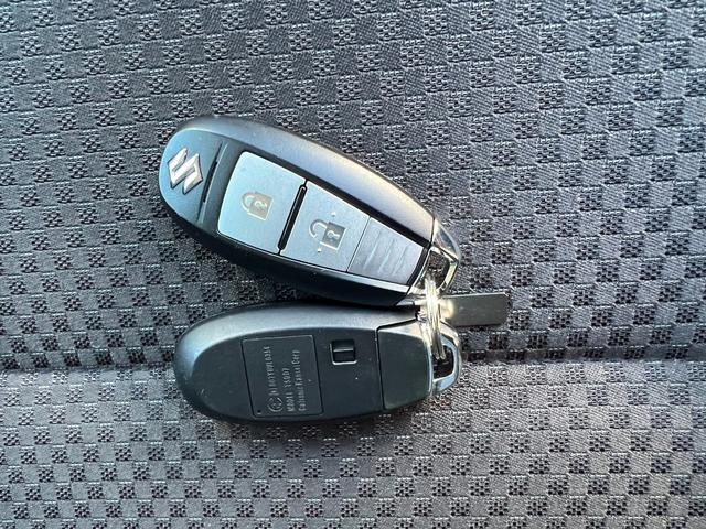 スイフト RS ナビ バックカメラ ETC ドラレコ HID フォグ プッシュスタート キーレス2個 禁煙車 ワンオーナー 記録簿有 オプショングリル パドルシフト オートライト ブルートゥース ドアバイザー付(40枚目)