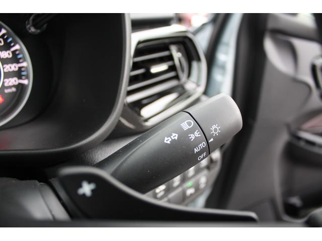 フロンクス ベースグレード 全方位モニター付メモリーナビ(Bluetooth フルセグTV) LEDヘッドライト 運転席&助手席シートヒーター 衝突被害軽減ブレーキ 電動パーキングブレーキ 追従機能付クルーズコントロール(16枚目)