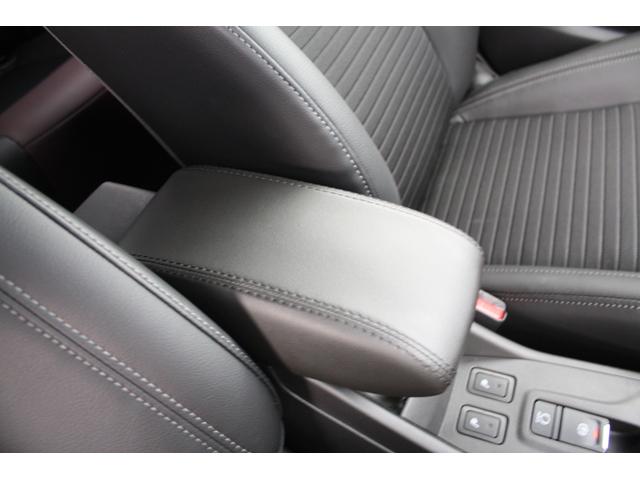 フロンクス ベースグレード 全方位モニター付メモリーナビ(Bluetooth フルセグTV) LEDヘッドライト 運転席&助手席シートヒーター 衝突被害軽減ブレーキ 電動パーキングブレーキ 追従機能付クルーズコントロール(40枚目)