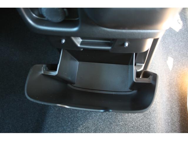 ソリオ ハイブリッドＭＺ　衝突被害軽減ブレーキ　後席両側パワースライドドア　ＬＥＤヘッドライト＆フォグランプ　運転席・助手席シートヒーター　追従機能付きクルーズコントロール　ステアリングオーディオスイッチ　サーキュレーター（32枚目）