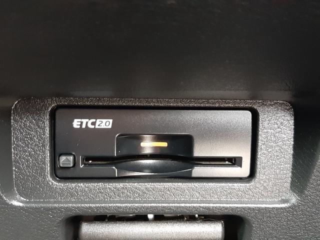 ノート Ｘ　純正９型ディスプレイ　ワイヤレス充電　禁煙車　アラウンドビューモニター　インテリジェントミラー　純正ドラレコ　ＥＴＣ２．０　ＬＥＤオートライト　ブラインドスポットミニター　前後ソナー　カープレイ対応（7枚目）