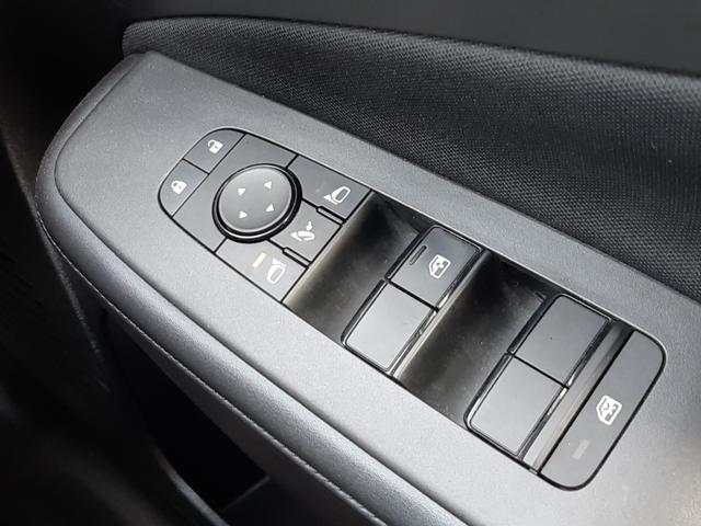 ノート Ｘ　純正９型ディスプレイ　ワイヤレス充電　禁煙車　アラウンドビューモニター　インテリジェントミラー　純正ドラレコ　ＥＴＣ２．０　ＬＥＤオートライト　ブラインドスポットミニター　前後ソナー　カープレイ対応（34枚目）