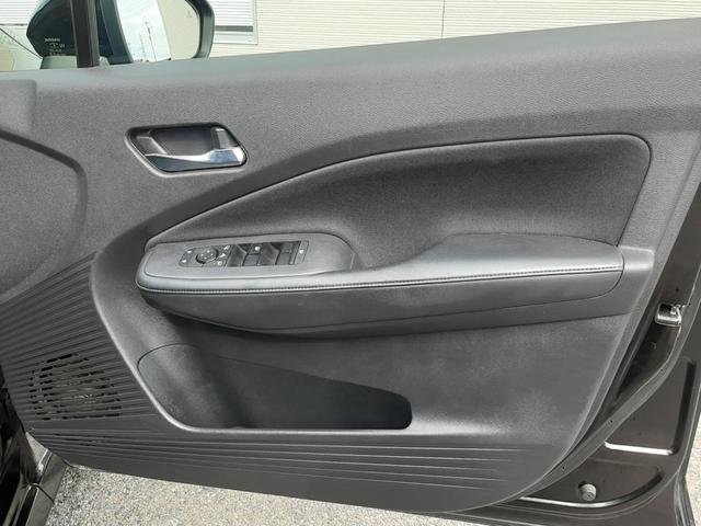 ノート Ｘ　純正９型ディスプレイ　ワイヤレス充電　禁煙車　アラウンドビューモニター　インテリジェントミラー　純正ドラレコ　ＥＴＣ２．０　ＬＥＤオートライト　ブラインドスポットミニター　前後ソナー　カープレイ対応（43枚目）