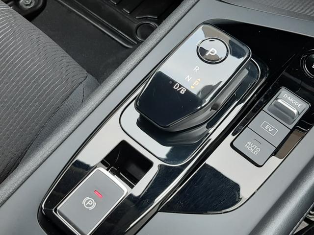 ノート Ｘ　純正９型ディスプレイ　ワイヤレス充電　禁煙車　デジタルインナーミラー　アラウンドビューモニター　ＥＴＣ２．０　インテリキー２個　シート／ステアリングヒーター　ブラインドスポットモニター　前後ソナー（7枚目）