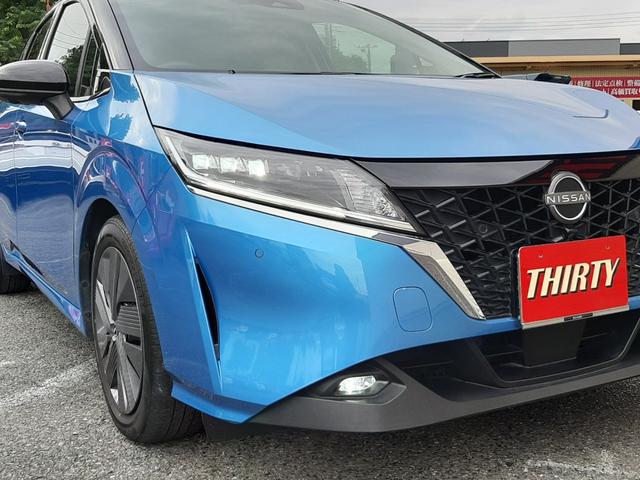 ノート Ｘ　純正９型ディスプレイ　ワイヤレス充電　禁煙車　デジタルインナーミラー　アラウンドビューモニター　ＥＴＣ２．０　インテリキー２個　シート／ステアリングヒーター　ブラインドスポットモニター　前後ソナー（8枚目）