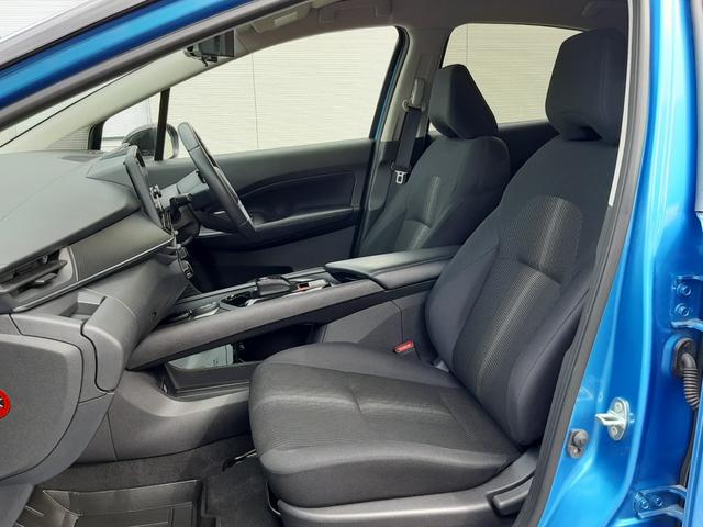 ノート Ｘ　純正９型ディスプレイ　ワイヤレス充電　禁煙車　デジタルインナーミラー　アラウンドビューモニター　ＥＴＣ２．０　インテリキー２個　シート／ステアリングヒーター　ブラインドスポットモニター　前後ソナー（13枚目）