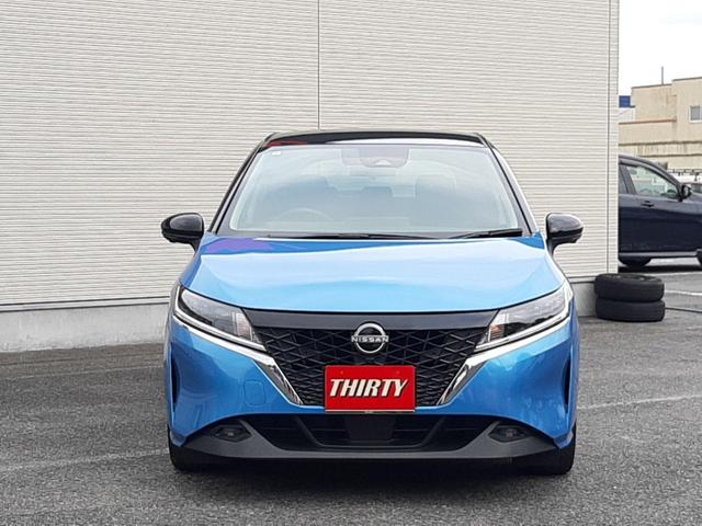 ノート Ｘ　純正９型ディスプレイ　ワイヤレス充電　禁煙車　デジタルインナーミラー　アラウンドビューモニター　ＥＴＣ２．０　インテリキー２個　シート／ステアリングヒーター　ブラインドスポットモニター　前後ソナー（19枚目）