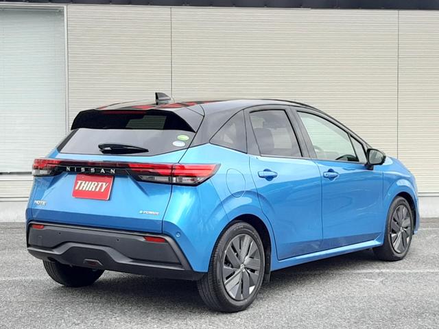 ノート Ｘ　純正９型ディスプレイ　ワイヤレス充電　禁煙車　デジタルインナーミラー　アラウンドビューモニター　ＥＴＣ２．０　インテリキー２個　シート／ステアリングヒーター　ブラインドスポットモニター　前後ソナー（23枚目）