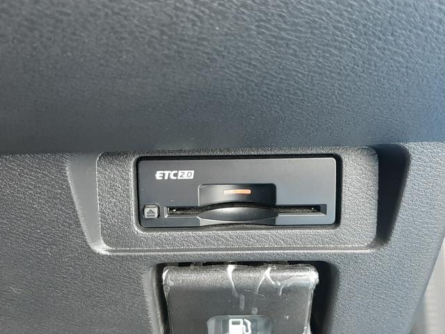 ノート Ｘ　ワンオーナー　純正９型ディスプレイナビ　禁煙車　レザーシート　インテリミラー　アラウンドビュー　ＥＴＣ２．０　ワイヤレス充電　純正ドラレコ　ＬＥＤオートライト　アップルカープレイ　アンドロイドオート（6枚目）