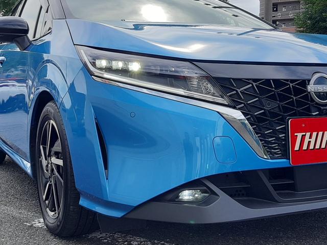 ノート Ｘ　ワンオーナー　純正９型ディスプレイナビ　禁煙車　レザーシート　インテリミラー　アラウンドビュー　ＥＴＣ２．０　ワイヤレス充電　純正ドラレコ　ＬＥＤオートライト　アップルカープレイ　アンドロイドオート（8枚目）