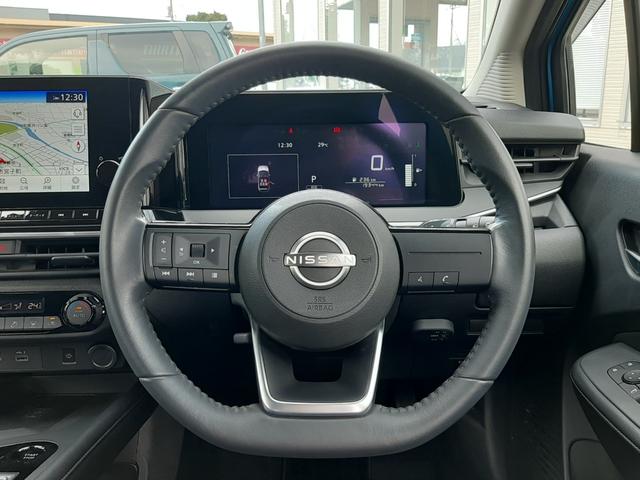 ノート Ｘ　ワンオーナー　純正９型ディスプレイナビ　禁煙車　レザーシート　インテリミラー　アラウンドビュー　ＥＴＣ２．０　ワイヤレス充電　純正ドラレコ　ＬＥＤオートライト　アップルカープレイ　アンドロイドオート（11枚目）