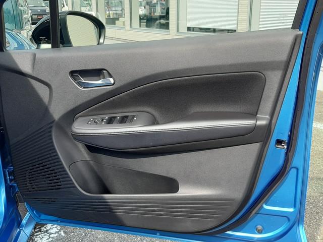 ノート Ｘ　ワンオーナー　純正９型ディスプレイナビ　禁煙車　レザーシート　インテリミラー　アラウンドビュー　ＥＴＣ２．０　ワイヤレス充電　純正ドラレコ　ＬＥＤオートライト　アップルカープレイ　アンドロイドオート（41枚目）