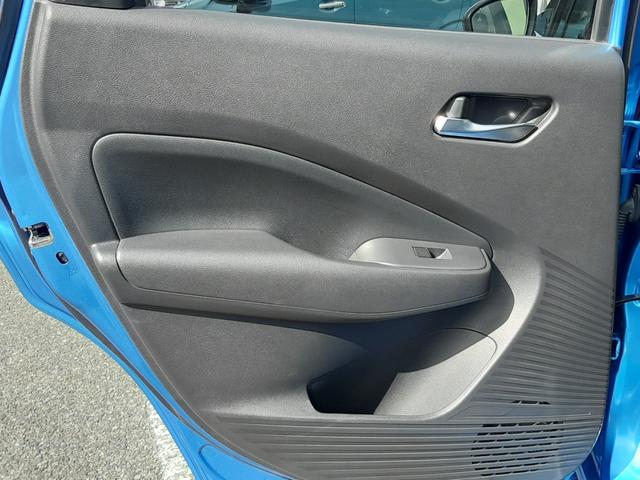 ノート Ｘ　ワンオーナー　純正９型ディスプレイナビ　禁煙車　レザーシート　インテリミラー　アラウンドビュー　ＥＴＣ２．０　ワイヤレス充電　純正ドラレコ　ＬＥＤオートライト　アップルカープレイ　アンドロイドオート（47枚目）