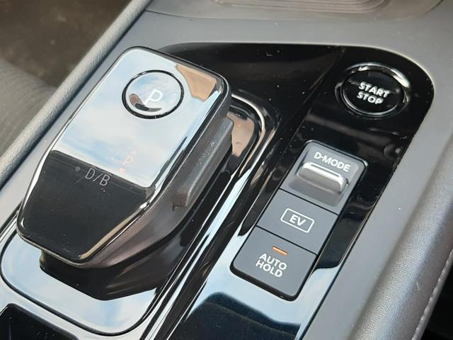 ノート Ｘ　純正９型ディスプレイ　禁煙車　インテリミラー　アラウンドビューモニター　純正ドラレコ　ＥＴＣ２．０　シートヒーター　ステアリングヒーター　ＬＥＤオートライト　前後ソナー　ＣａｒＰｌａｙ対応（9枚目）