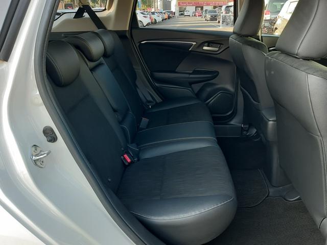 シャトル ハイブリッドX ホンダセンシング 無限アルミ ワンオーナー 禁煙車 純正8型ナビ バックモニター シートヒーター ビルトインETC LEDオートライト レーダークルコン パドルシフト デュアルエアコン フルセグ Bluetooth(14枚目)