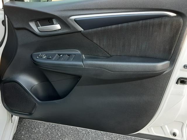 シャトル ハイブリッドX ホンダセンシング 無限アルミ ワンオーナー 禁煙車 純正8型ナビ バックモニター シートヒーター ビルトインETC LEDオートライト レーダークルコン パドルシフト デュアルエアコン フルセグ Bluetooth(40枚目)