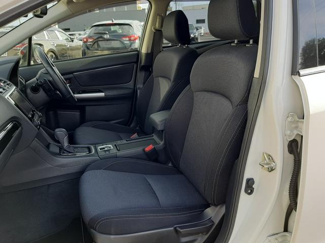 レヴォーグ １．６ＧＴアイサイト　スマートエディション　ワンオーナー　アイサイトセイフティプラス　禁煙車　ディーラーＯＰ８型ナビ　アイサイトシストモニター　ＥＴＣ２．０　ツーリングシスト　リアビークルディテクション　レーダークルーズ　スマートキー２個（13枚目）