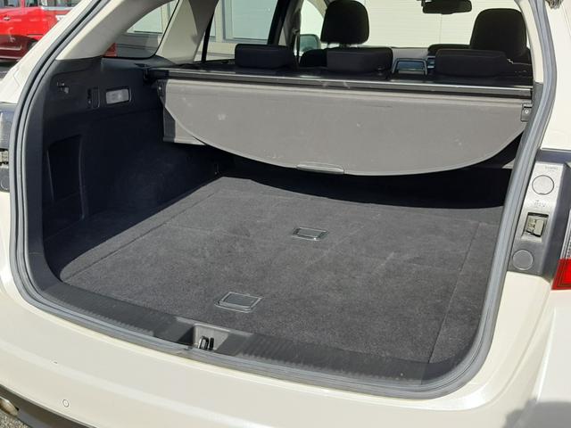 レヴォーグ １．６ＧＴアイサイト　スマートエディション　ワンオーナー　アイサイトセイフティプラス　禁煙車　ディーラーＯＰ８型ナビ　アイサイトシストモニター　ＥＴＣ２．０　ツーリングシスト　リアビークルディテクション　レーダークルーズ　スマートキー２個（16枚目）